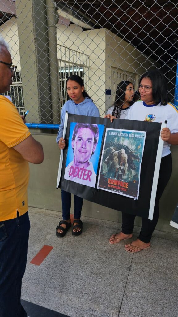 Projeto Minha Série, Minha Vida! — Cartazes apresentados na escola.