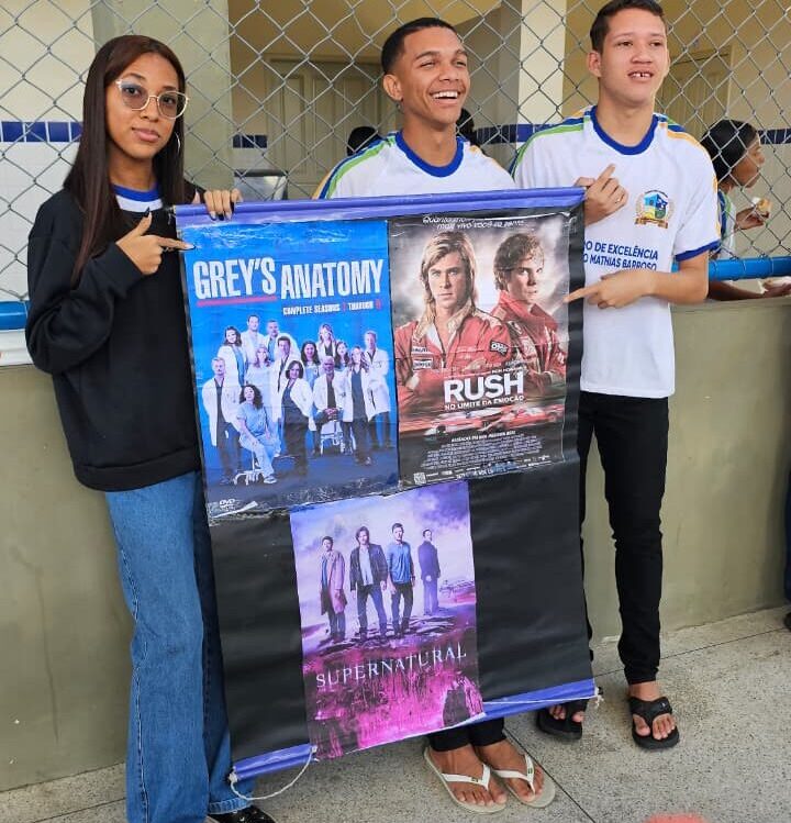 Projeto Minha Série, Minha Vida! — Pesquisa organizada em cartaz pela equipe.